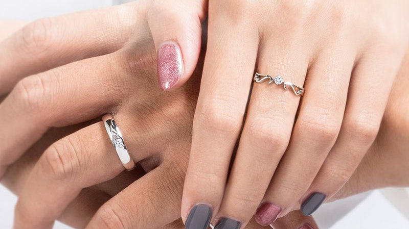 Why Carbon Fiber Wedding Rings Are the Hottest Must-Have for Modern Couples?