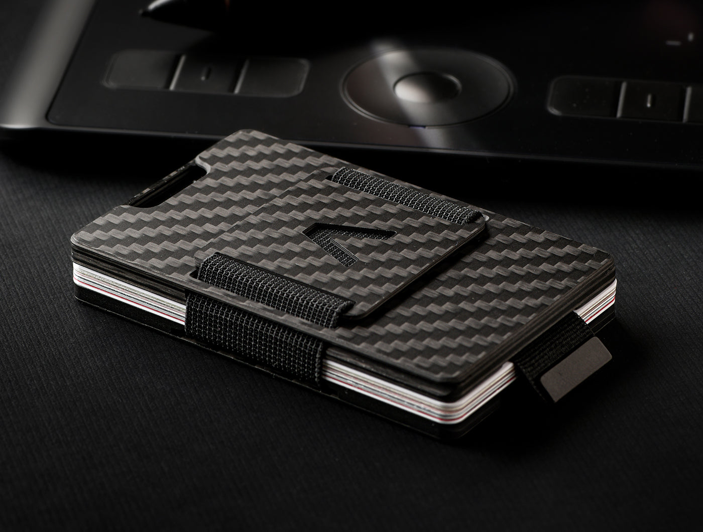 6 Best Carbon Fibre Wallets to Lighten Your Load